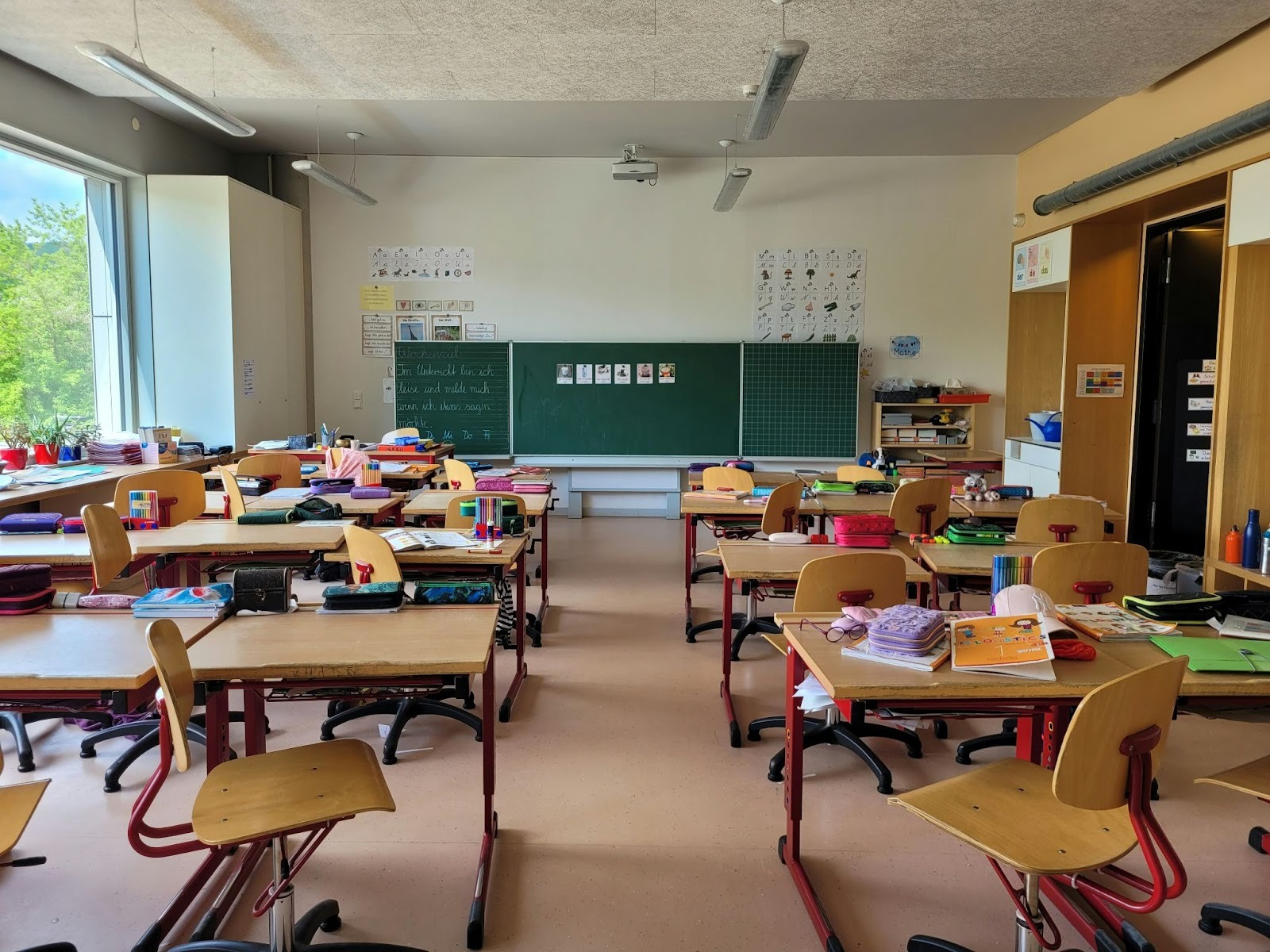 Strike hustle: Why Alberta teachers are turning to side gigs