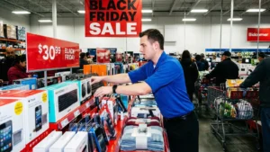 Black Friday discounts stretch as Canadian SMB retailers respond to cautious consumers