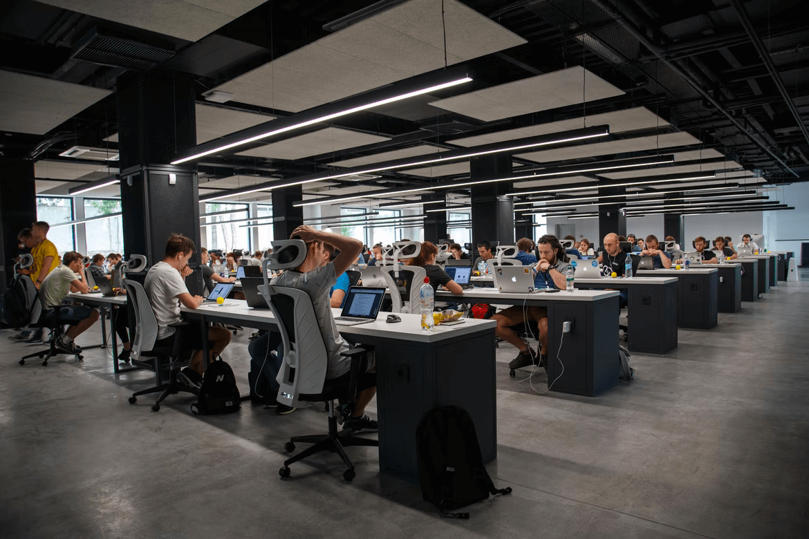 What is hot desking and why is it so popular?