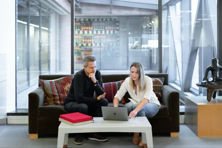 AI performance reviews: How to use AI to give better feedback