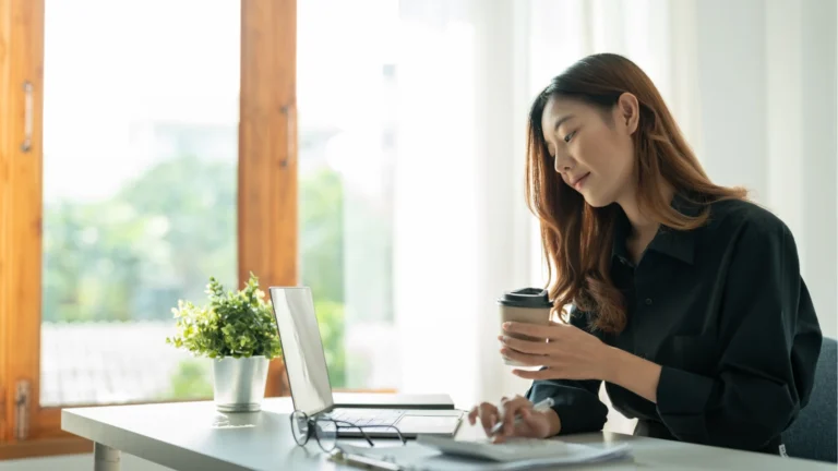 The pros and cons of using an Employer of Record (EOR)