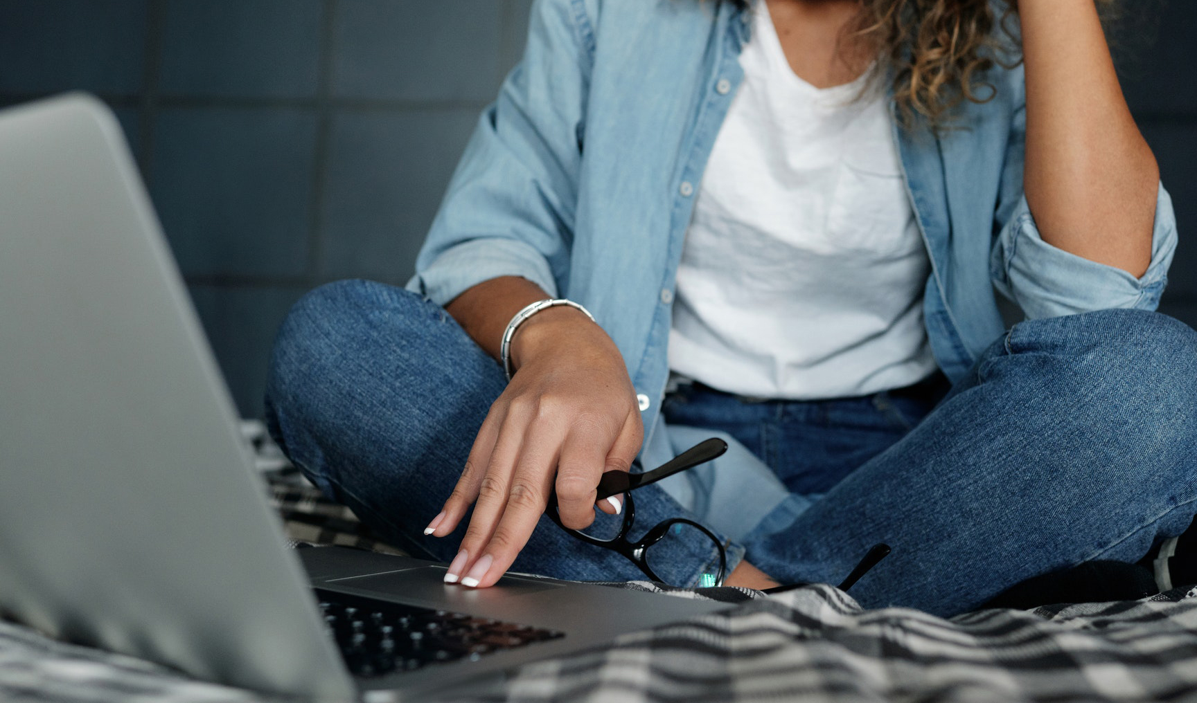 7 ways to stay connected in social isolation