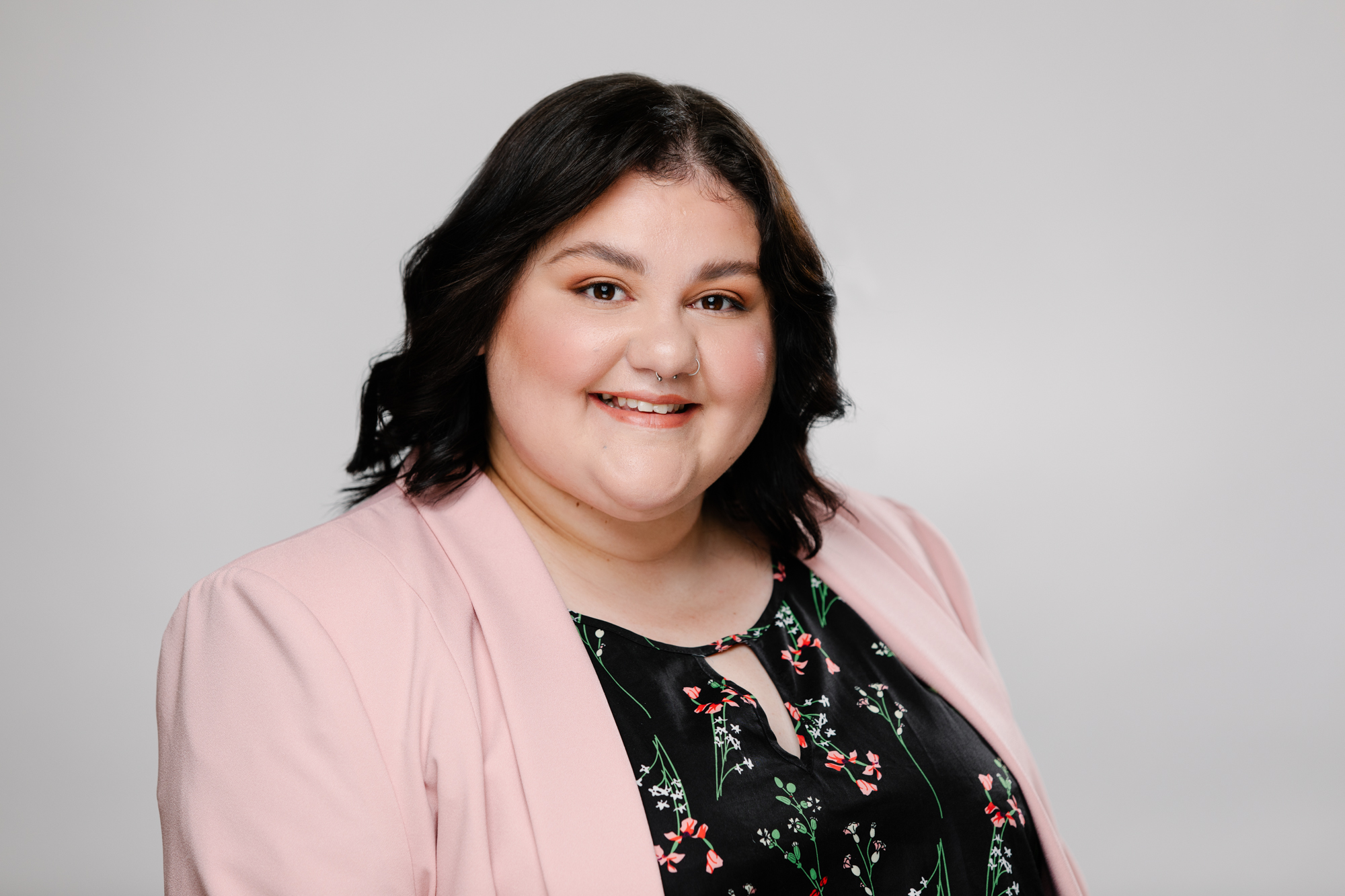 Professional headshot: can AI speed up your job search? 