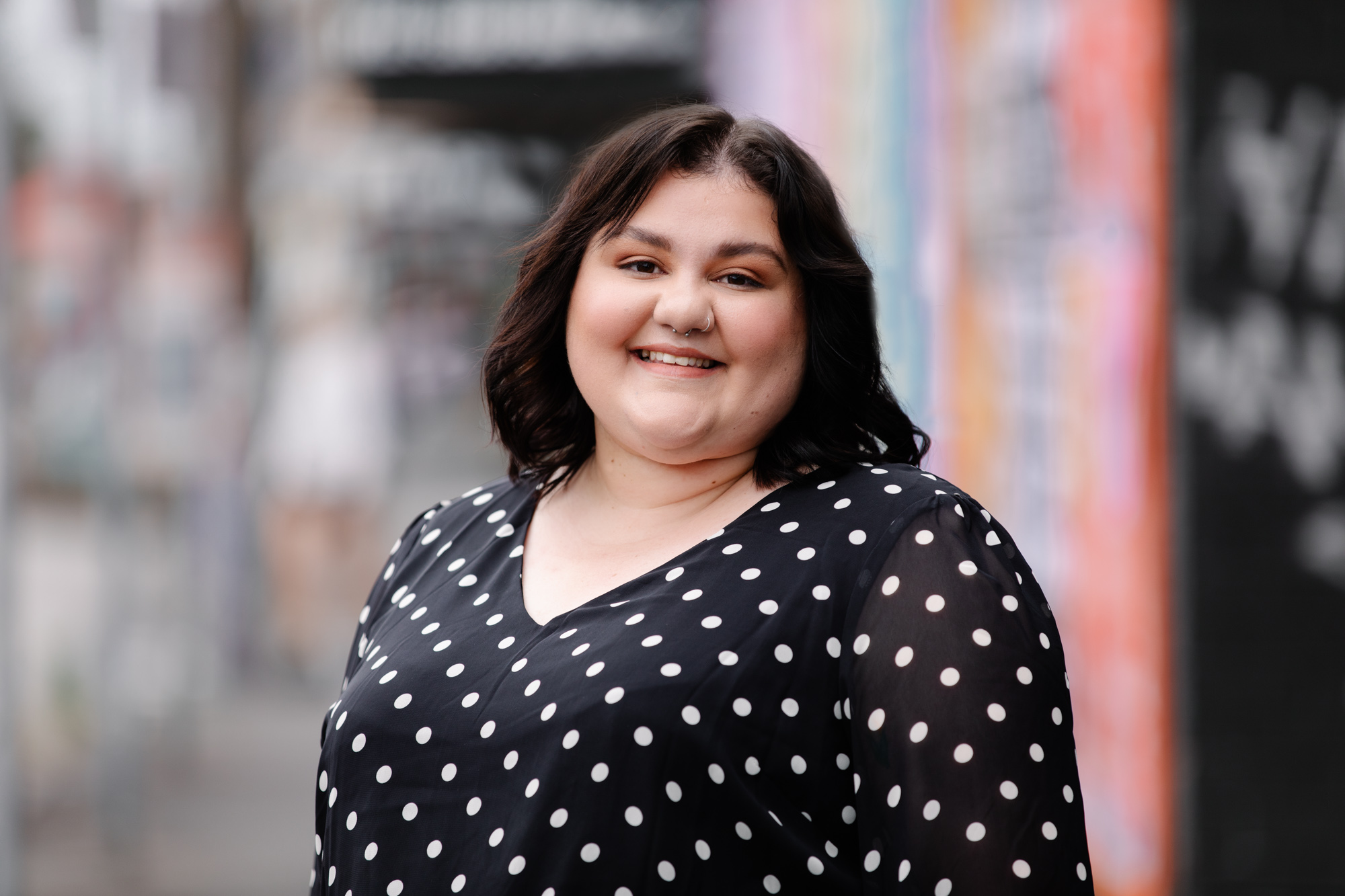 Professional headshot: can AI speed up your job search? 