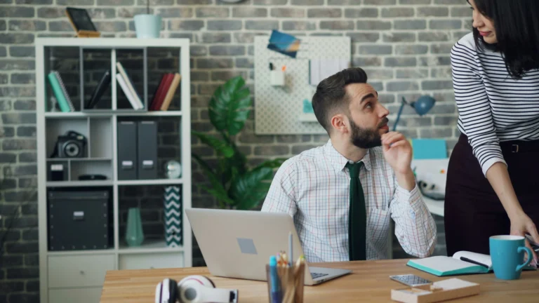 In-house payroll vs outsourcing: Which is best for SMEs?