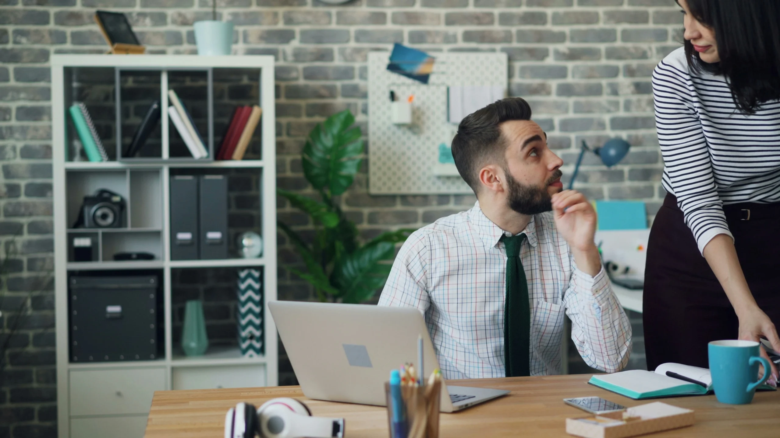 In-house payroll vs outsourcing: Which is best for SMEs?