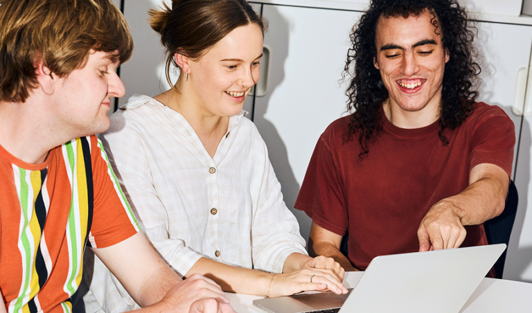 30 Virtual Team Building Activities and Games for 2025