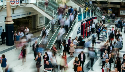 UK Full-Time Pay Sees Sharpest Rise Since Autumn Budget Rebound