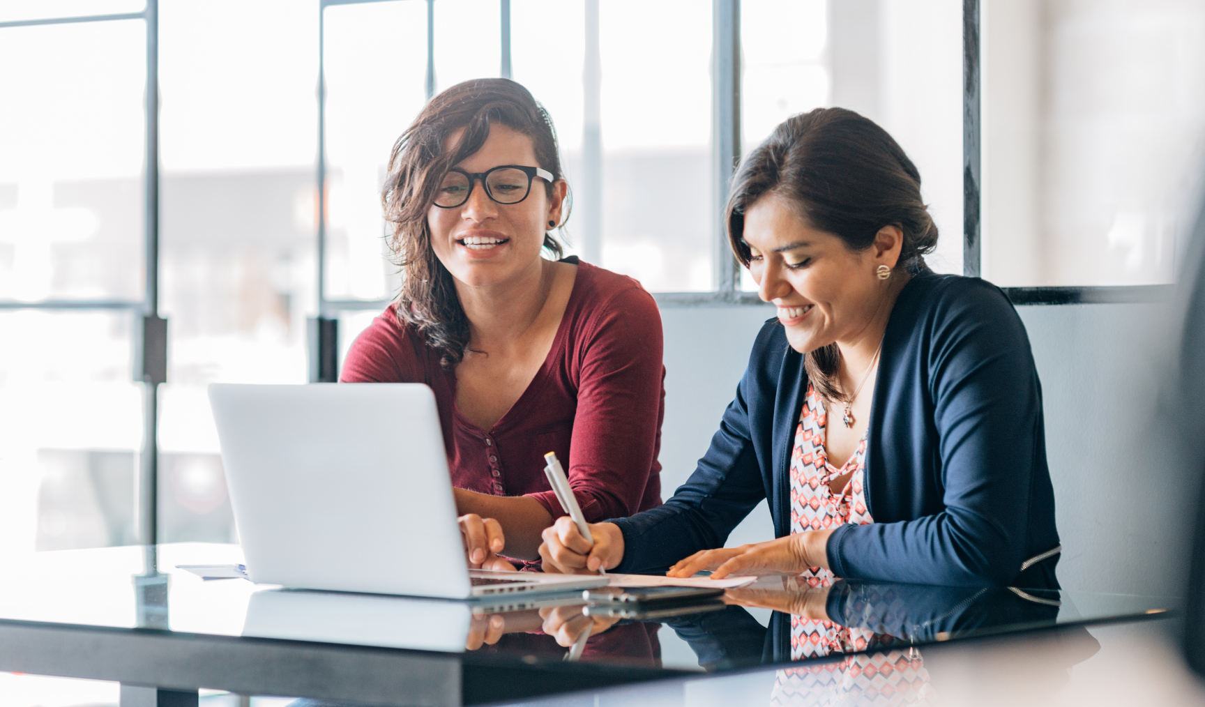 manager and employee creating a plan post performance review