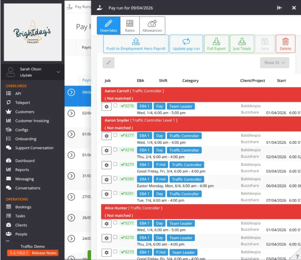 Dashboard interface for payroll showing a list of jobs with names and shifts; red highlights indicate unmatched entries. Sidebar displays menu options.