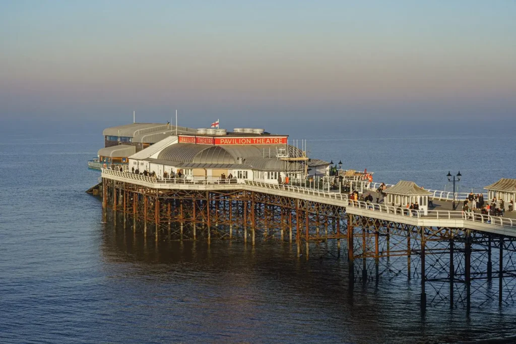 From Underdog to Contender: The East’s Wage Growth Surge